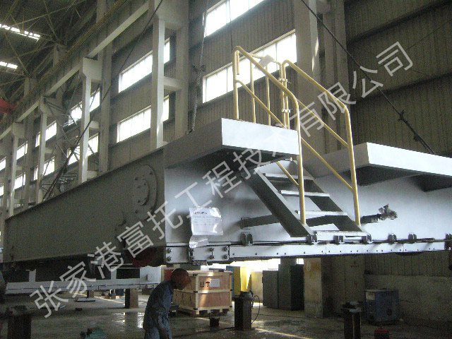 Vacuum trough trolley